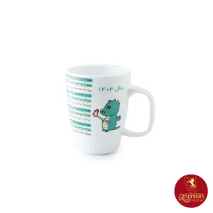 ماگ دسته دار سوئدی چینی زرین طرح تقویم 1403 حجم 360 سی سی